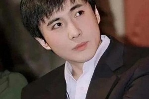沈腾学生时期旧照曝光：从军艺校草到喜剧大佬的蜕变