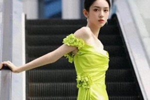 周也冷脸美女写真集：明星壁纸与头像精选