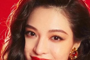 钟楚曦：高级脸演员的时尚与演技蜕变