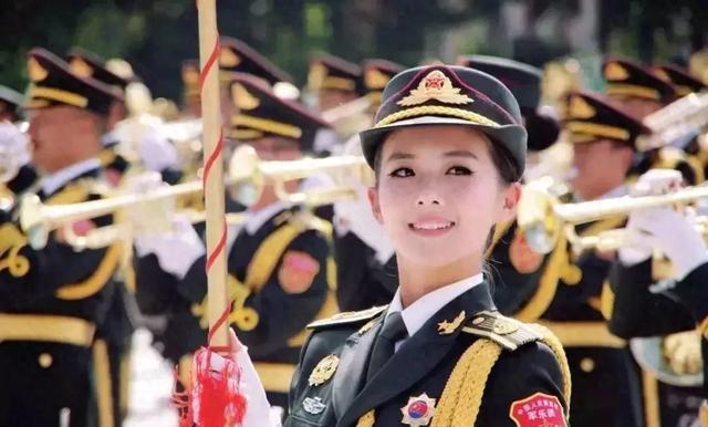 高远阅兵照片