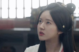 杨紫颜值演技争议：从《家有儿女》到《长相思》的蜕变